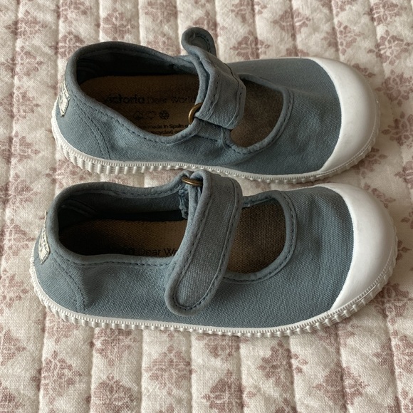 Victoria Canvas Mary Jane’s (Atlantic) size toddler 26 - Picture 2 of 8